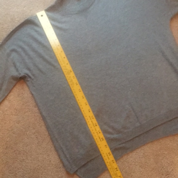 Philosophy gray sweater in GUC - Picture 5 of 6